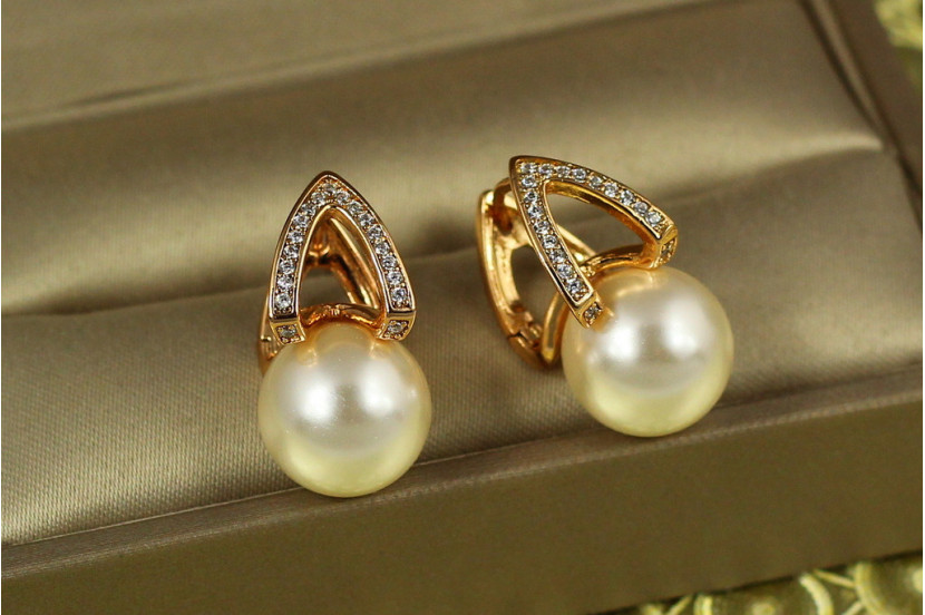 Сережки Xuping Jewelry Ватікан з перлиною 2 см золотисті