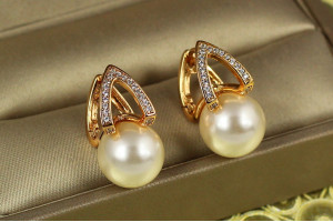 Сережки Xuping Jewelry Ватікан з перлиною 2 см золоті
