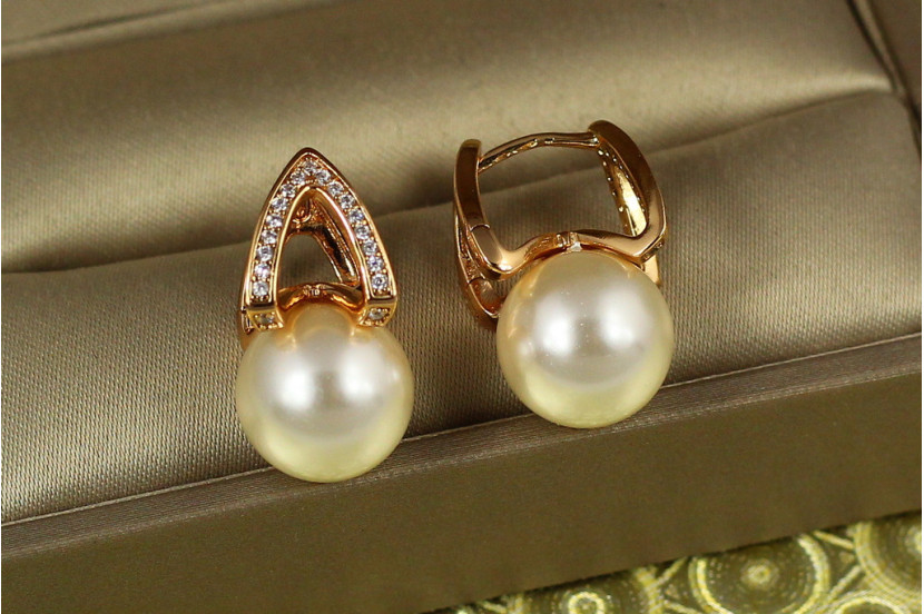 Сережки Xuping Jewelry Ватікан з перлиною 2 см золотисті