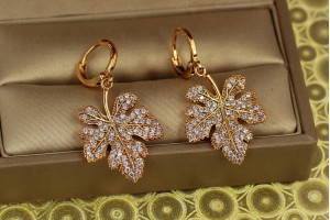 Сережки підвіски Xuping Jewelry Листя клена 3,8 см золотисті
