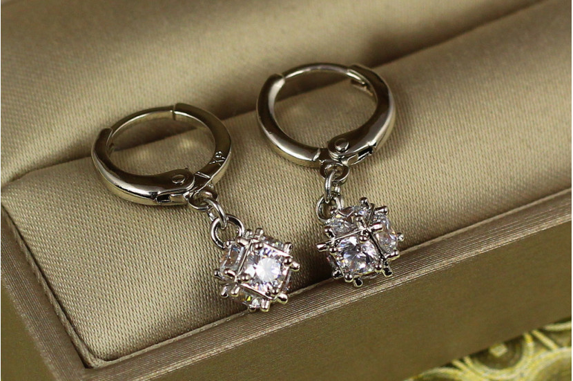 Сережки підвіски Xuping Jewelry фіаніти в кубику 6 мм 2.3 см сріблясті