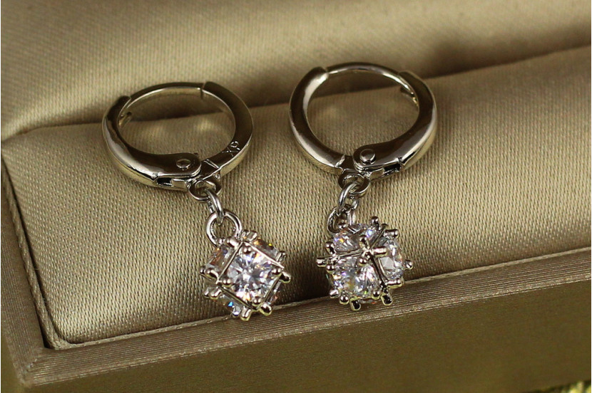 Сережки підвіски Xuping Jewelry фіаніти в кубику 6 мм 2.3 см сріблясті