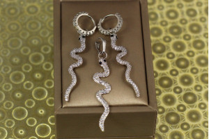 Набір Xuping Jewelry сережки підвіски та кулон звивальна змія сріблястий Набір Xuping Jewelry сережки підвіски та кулон звивальна змія сріблястий