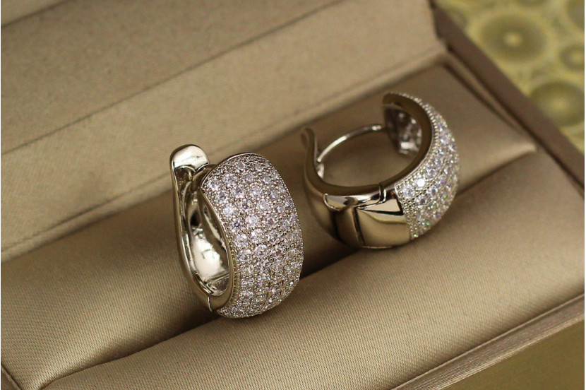 Сережки Xuping Jewelry широкі кільця на п'ять доріжок з каменів 1.8 см сріблясті