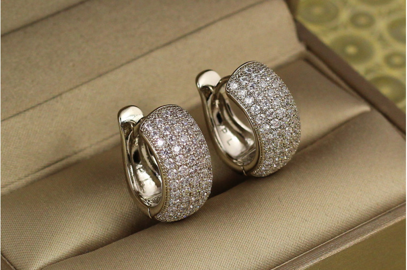 Сережки Xuping Jewelry широкі кільця на п'ять доріжок з каменів 1.8 см сріблясті